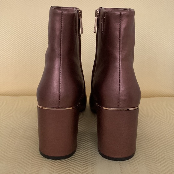 EUC (nearly new) Kenneth Cole ankle boots - Picture 7 of 11